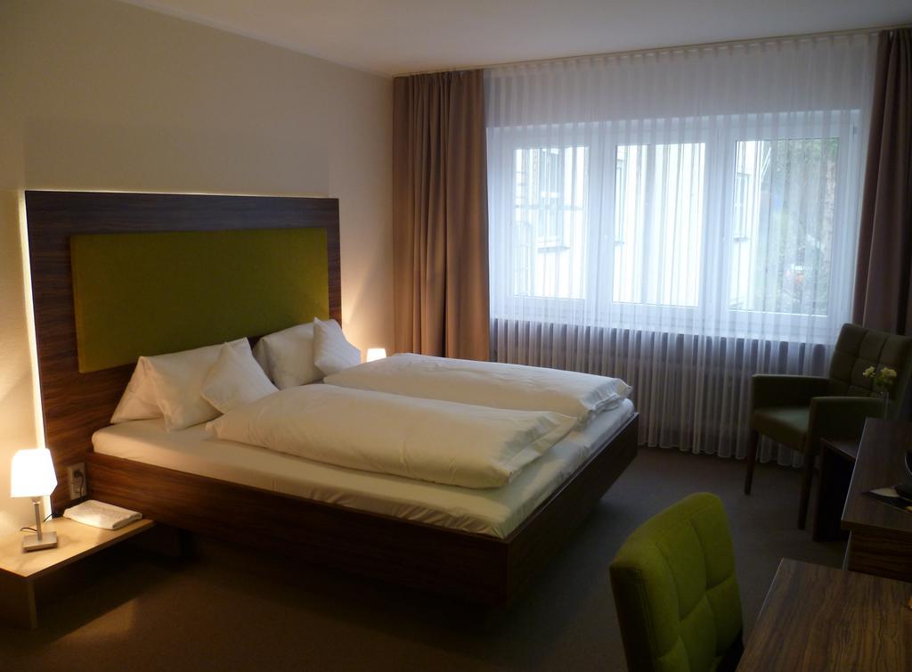 Hotel Kronprinz Кульмбах Номер фото